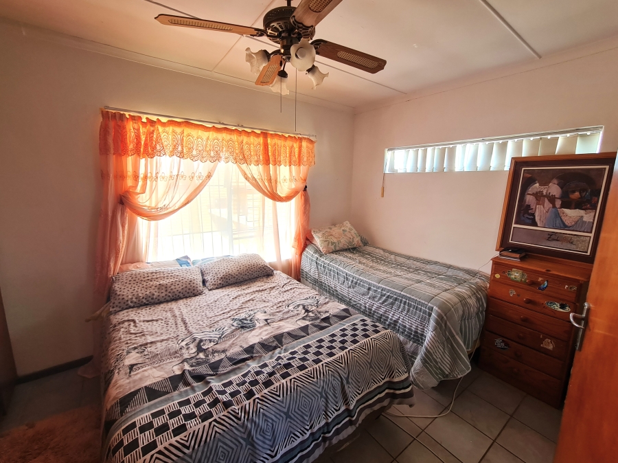 5 Bedroom Property for Sale in C Place Eastern Cape